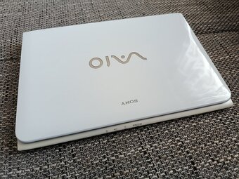 Sony Vaio SVE111A11M - 2