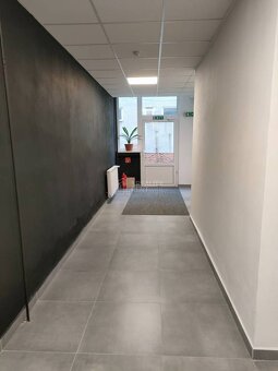 Prenájom : Dvojkancelária so zázemím v adminis.budove v Žili - 2