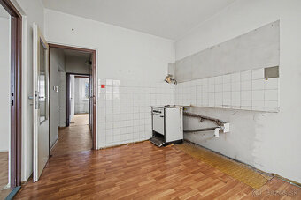 Na predaj priestranný 3-izbový byt v Martine - Zaturčie - 2