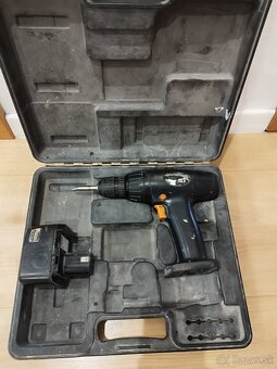 Akú skrutkovač - 2