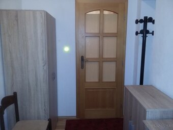 Prenajmem samostatnú izbu v Košiciach - Barci. - 2