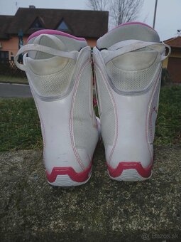 Boty na snowboard. - 2