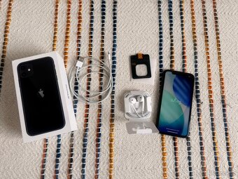 Apple iPhone 11, 64 GB black - 2