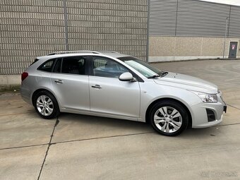 Chevrolet Cruz ST 2.0 diesel 120kw A/T prevodovka 185 000 km - 2