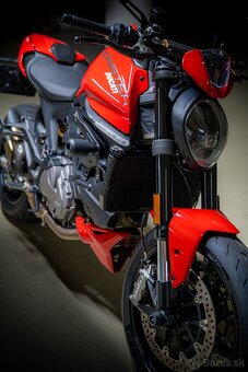 Ducati Monster + 937 - 2