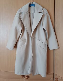 Béžový kabát oversize - 2