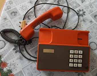 Retro pevná linka - 2