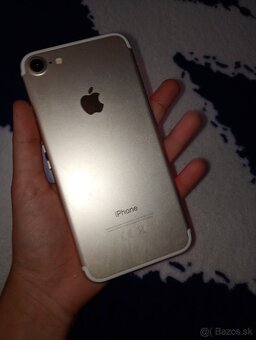Predám iphone7 - 2