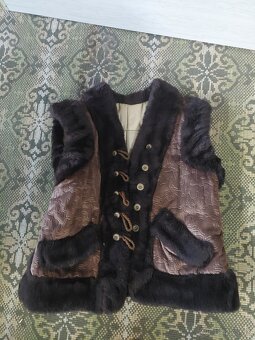 Starodávney kožuch - vesta - 2
