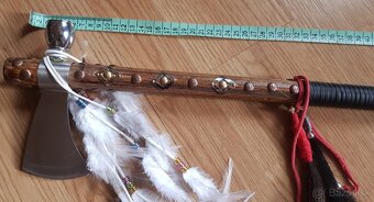 Kalumet, tomahawk, dýmka míru, indian, retro + DÁREK - 2