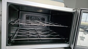 Vinotéka Hyundai Chateaux cv23 - 2