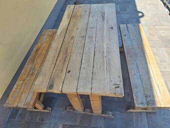 Stol a lavice - 2