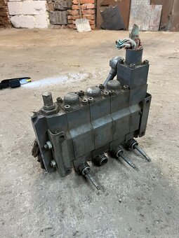 Hydraulický rozdeľovač - 2