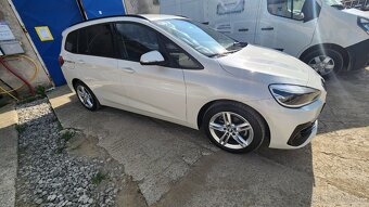 BMW 216i Gran Tourer sport line 7 miest - 2