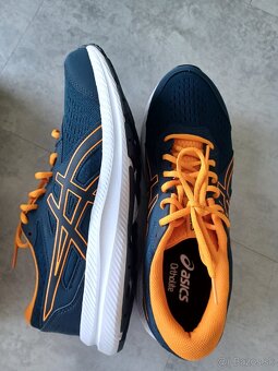 Predam tenisky asics velkost UK9 - 2