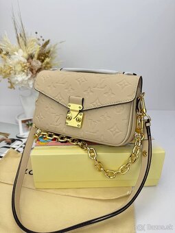 Elegantná dámska kabelka v štýle Metis East West Beige - 2