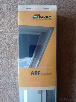 Rolety na strešné okná Fakro, nové, zabalené, za polovičnú c - 2