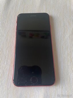 Apple SE cerveny - 2