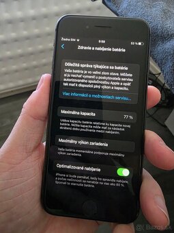 IPhone 8 64GB čierny/sivý, zachovalý, 77% batéria - 2