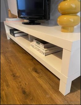 Tv stolík - 2