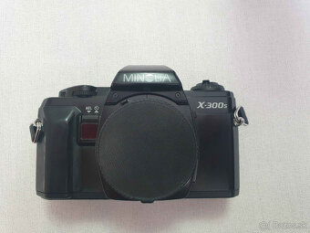 Minolta X-300s spolu s objektívmi - 2
