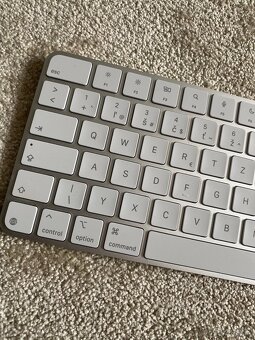 Mys a klavesnica Apple - 2