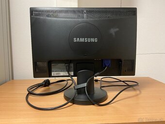 Samsung SyncMaster 943NW – 19" LCD monitor - 2