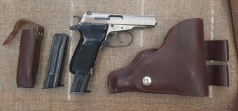 Samonabíjacia pištoľ ČZ 83 - 2