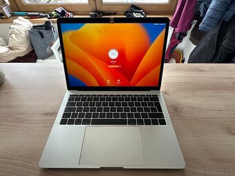 Macbook Pro 13” (2017) | i5 | 8 GB RAM | 128 GB SSD - 2