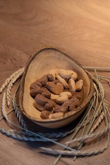 Ručne vyrobená drevená misa z orecha - 2