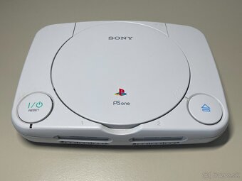 PS One s modchipom + 5 hier, ovládač, memory karta - 2