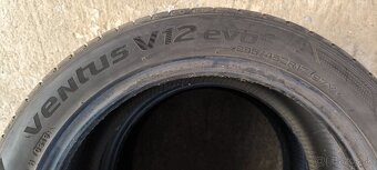 Predam letne pneu Hankook 235/45/r17 - 2