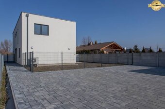 NA PREDAJ NOVOSTAVBA moderný 4-izbový rodinný dom v Zohore - 2