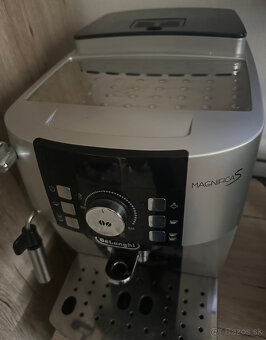 Automatický kávovar DeLonghi Magnifica S - 2