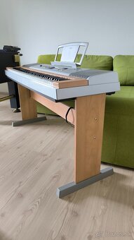 Predám keyboard Yamaha Portable Grand DGX 620 - 2
