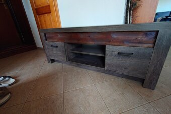 Stolík pod TV - 2