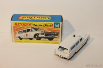 Matchbox SF Cadillac ambulance - 2