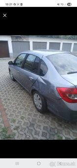 Renault Thália 2009 - 2