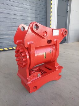 Powertilt na traktorbager New Holland alebo bager 8-10 ton - 2