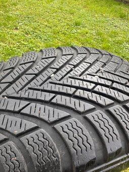 Zimne pneu 215/55 r17 - 2