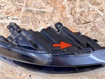 Predné pravé svetlo na Volkswagen Polo 5 - 2