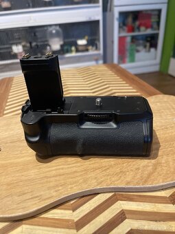 Battery Grip pre Canon EOS 350D / 400 - 2