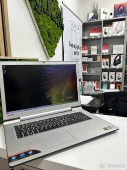 Lenovo IdeaPad 700-17ISK - 2