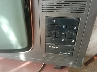 Starý retro televízor Tesla Aurora - 2