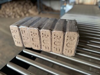 Drevené brikety RUF DUBOVÉ - 2