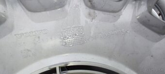 ⭐15" celoplošné kryty kolies VOLVO - 2 sady⭐ - 2