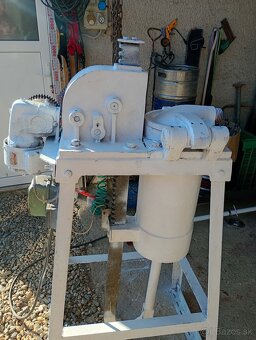 Plnička na klobásy - 2