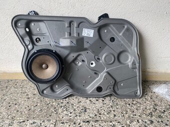 Panel a mechanizmus sťahovania okna - 2