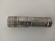 Titánové ručne LED svetlo V10R TI - 2