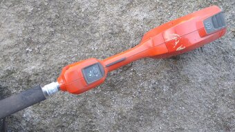 Krovinorez Husqvarna 136lic baterkovy - 2